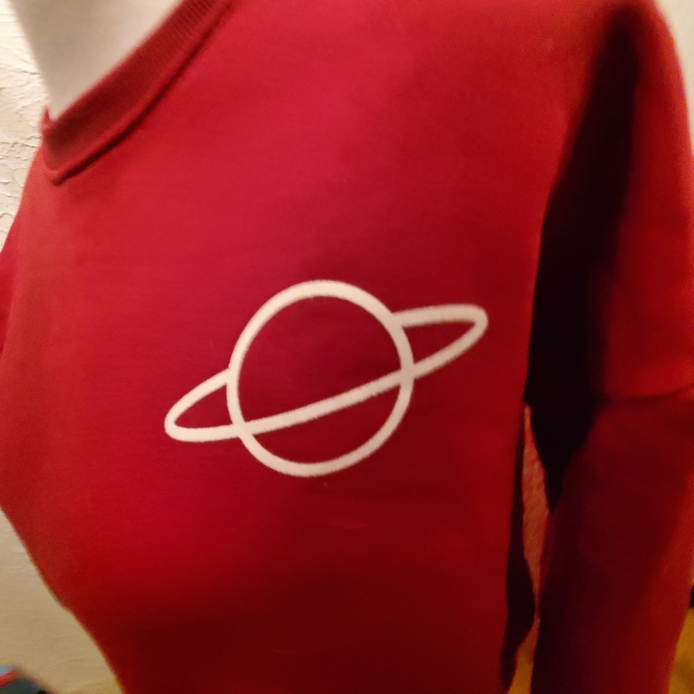 Fitted Crew neck sweatshirt With planet logo.